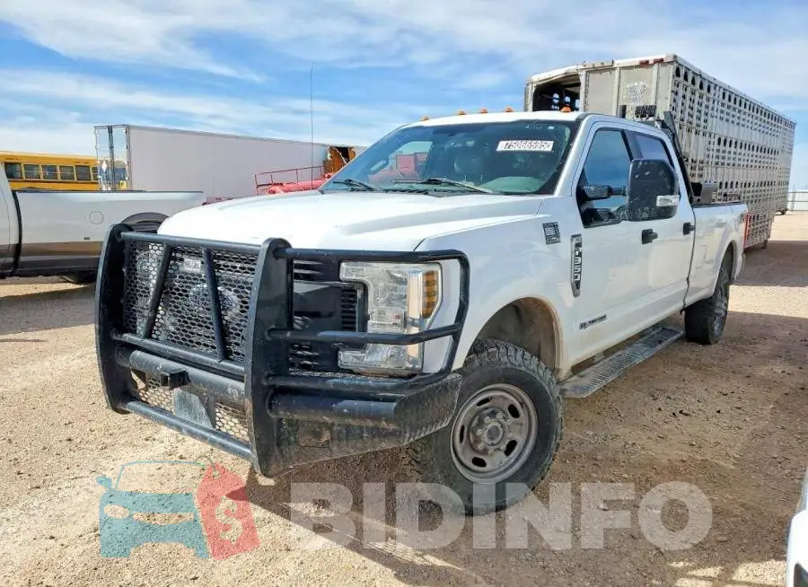 1FT8W3BT7JEC94415 Photo# 1