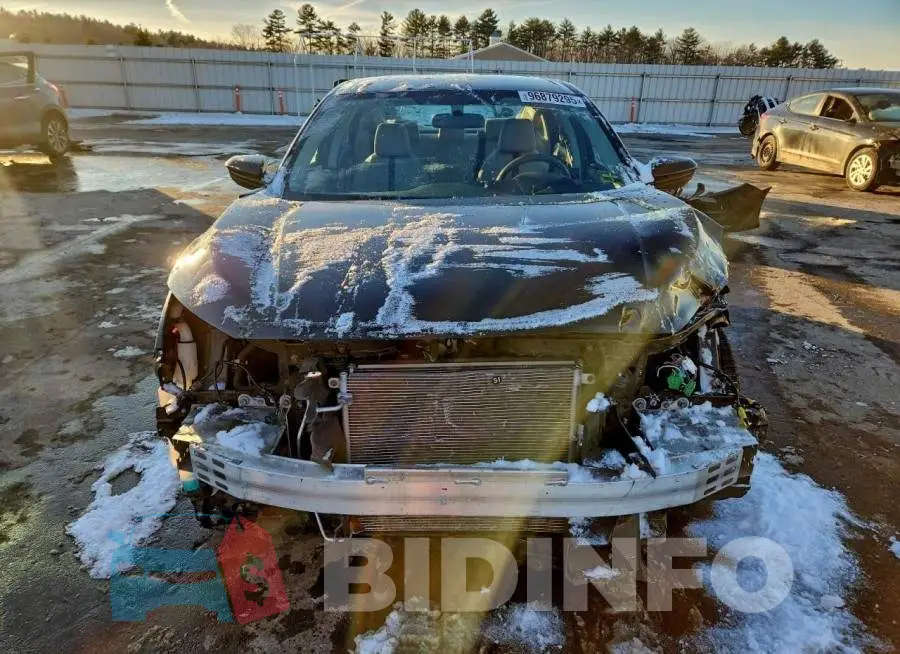 19XFC2F55HE210922 Photo# 5