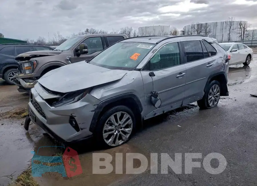 2T3A1RFV6RC412362 Photo# 1