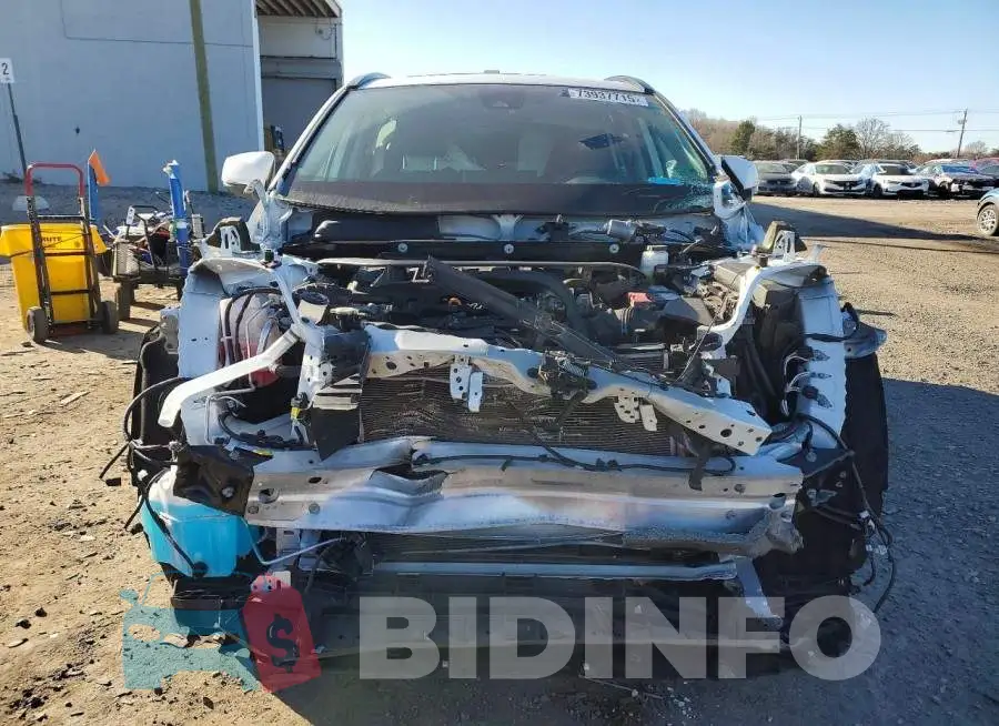 2T3P1RFV3PC374936 Photo# 5