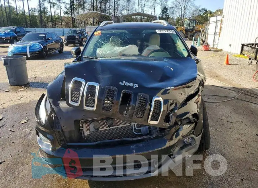 1C4PJLCB1JD534015 Photo# 5