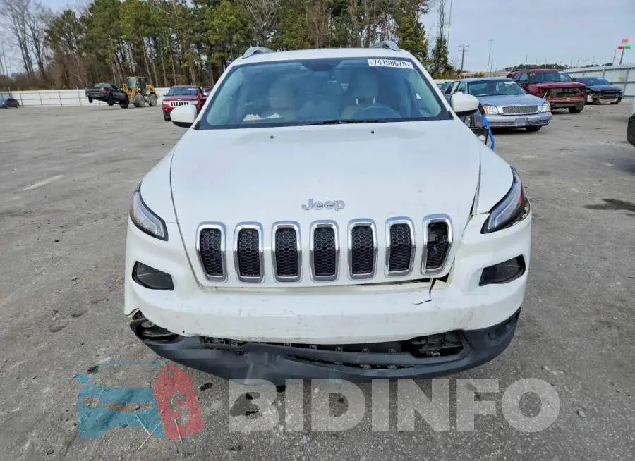 1C4PJLCS0HW650949 Photo# 5