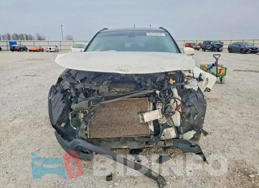 3C4NJCCB9LT110280 Photo# 5