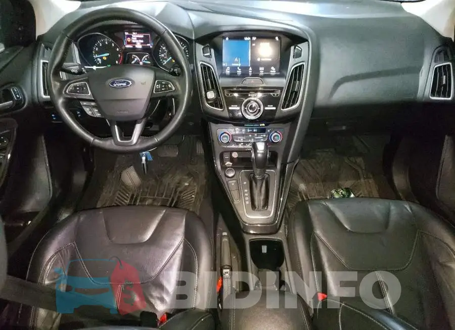 1FADP3J27HL215521 Photo# 8