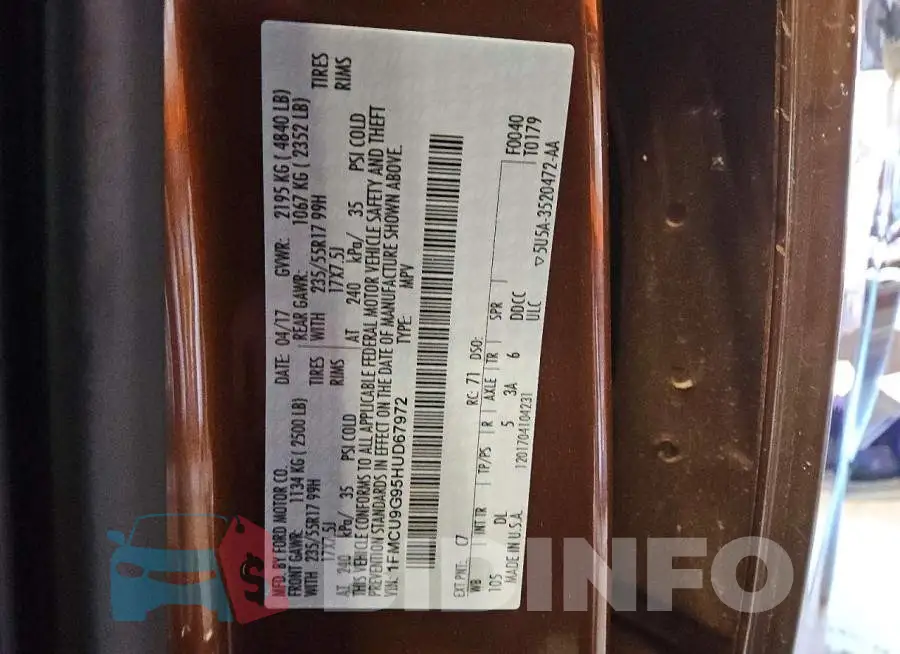 1FMCU9G95HUD67972 Photo# 13