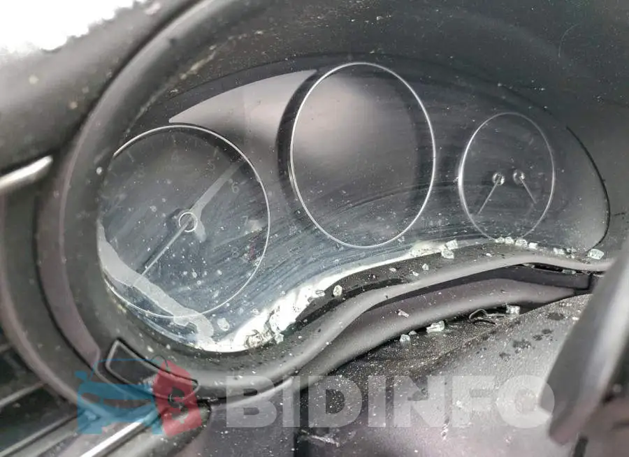 3MVDMBEY3MM230827 Photo# 9
