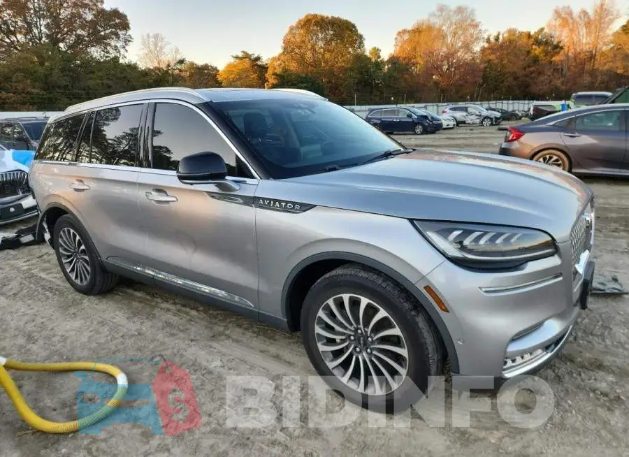 5LM5J7XC0LGL01884 Photo# 4