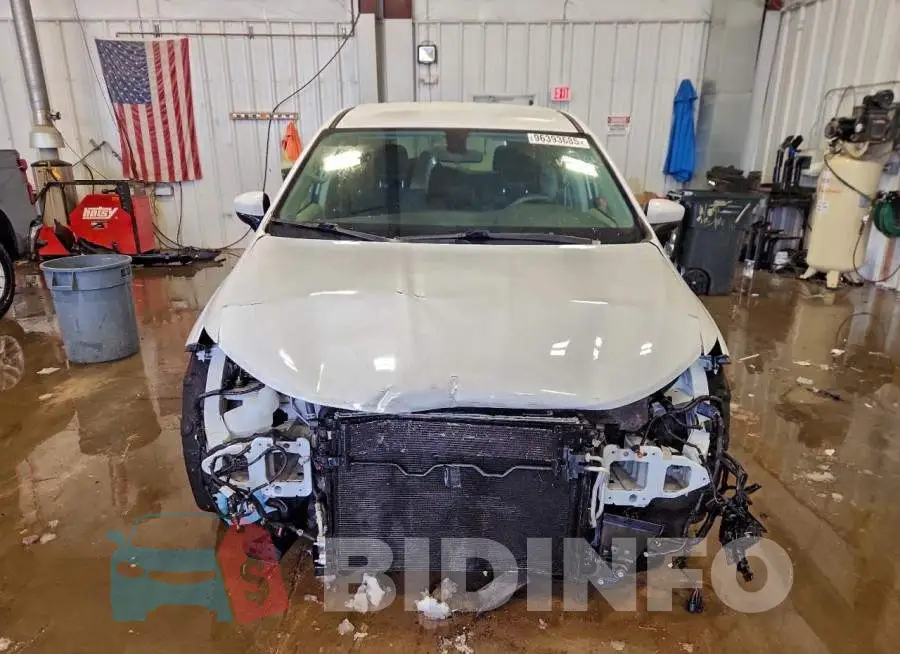 2C4RC1CG4NR102816 Photo# 5