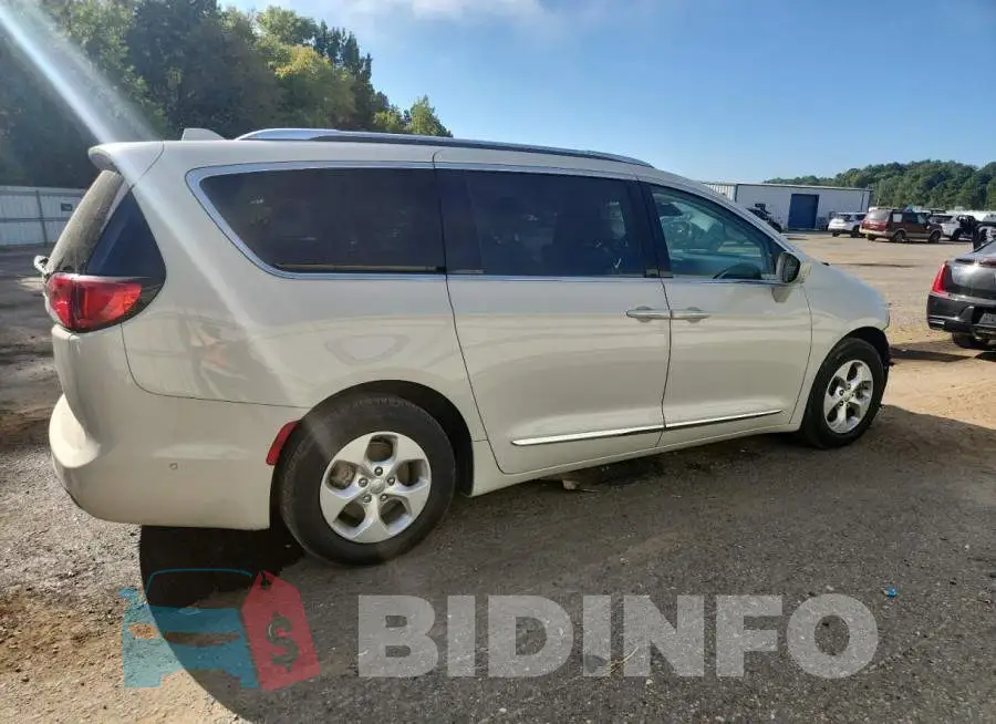 2C4RC1EG2HR608386 Photo# 3