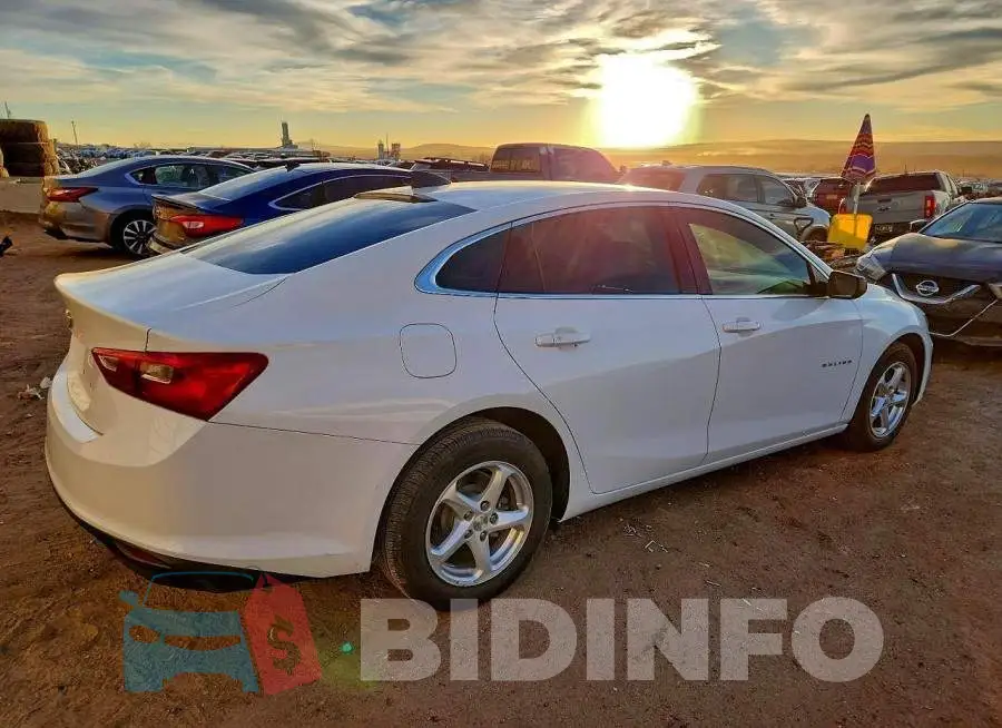 1G1ZB5ST9HF105658 Photo# 3