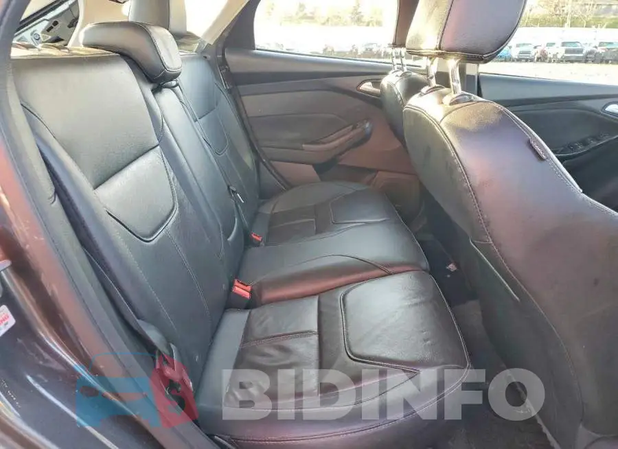 1FADP3N21JL211917 Photo# 10