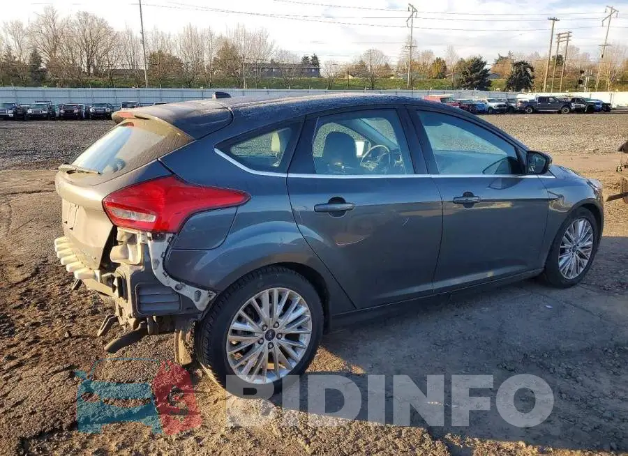 1FADP3N21JL211917 Photo# 3