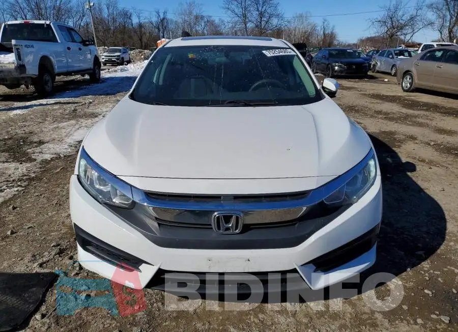 19XFC2F72HE205503 Photo# 5