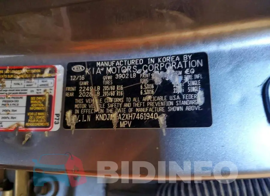 KNDJN2A2XH7461940 Photo# 13