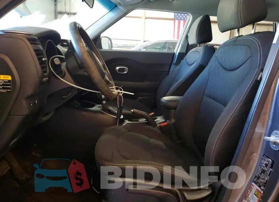 KNDJN2A2XH7461940 Photo# 7