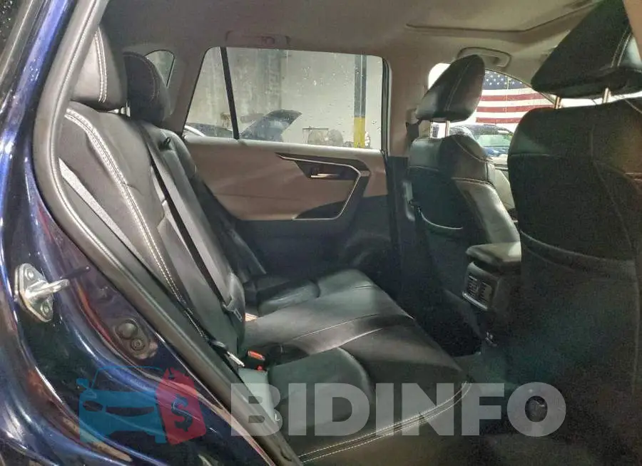 JTMP1RFV9KD518123 Photo# 11