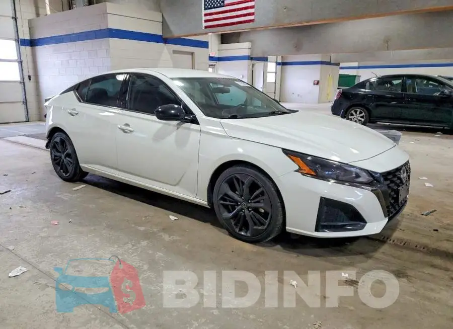 1N4BL4CV7PN330557 Photo# 4