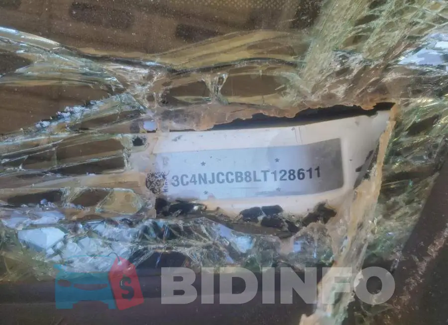 3C4NJCCB8LT128611 Photo# 13