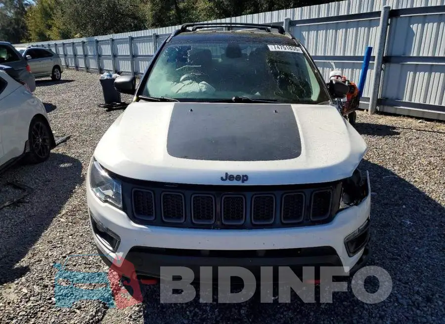 3C4NJDDB4LT118971 Photo# 5