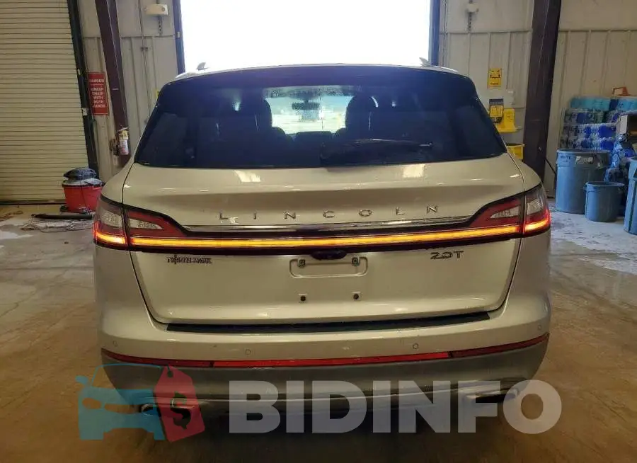 2LMPJ6L95KBL42182 Photo# 6