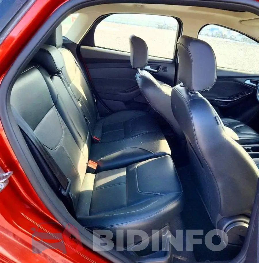 1FADP3N29JL252487 Photo# 10