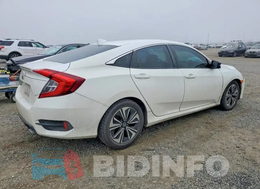 19XFC1F33HE213665 Photo# 3