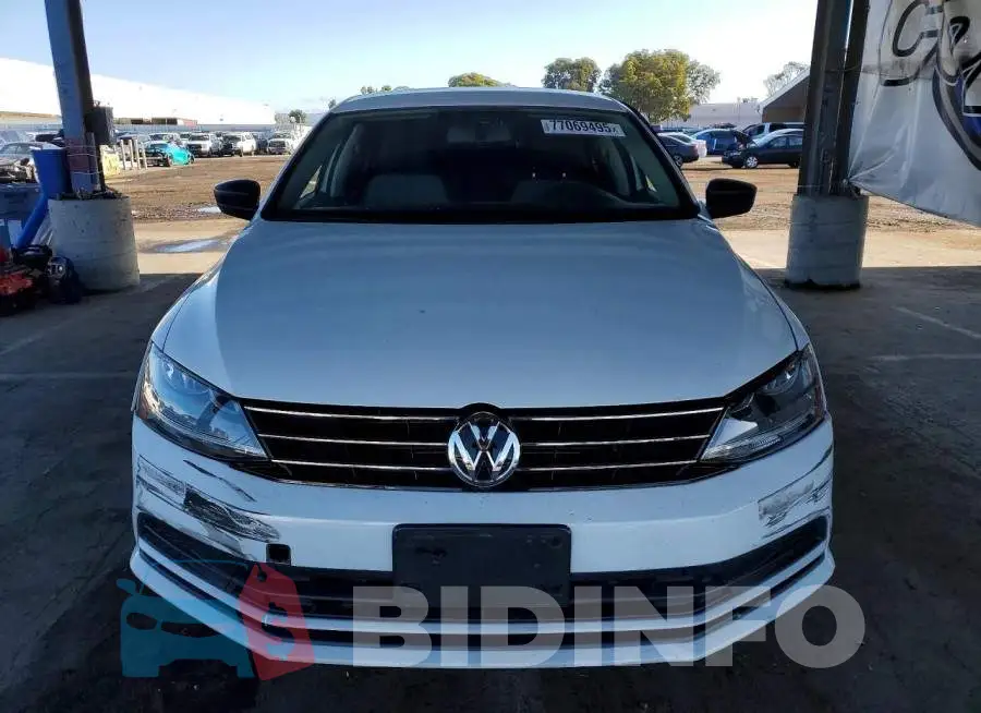3VW2B7AJ2JM263511 Photo# 5
