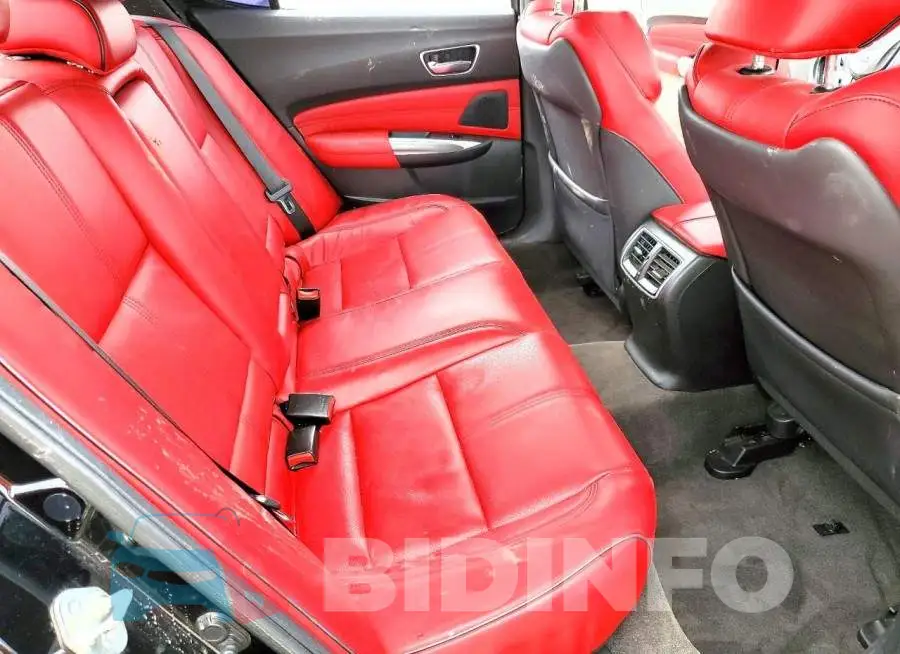 19UUB3F63KA002798 Photo# 10