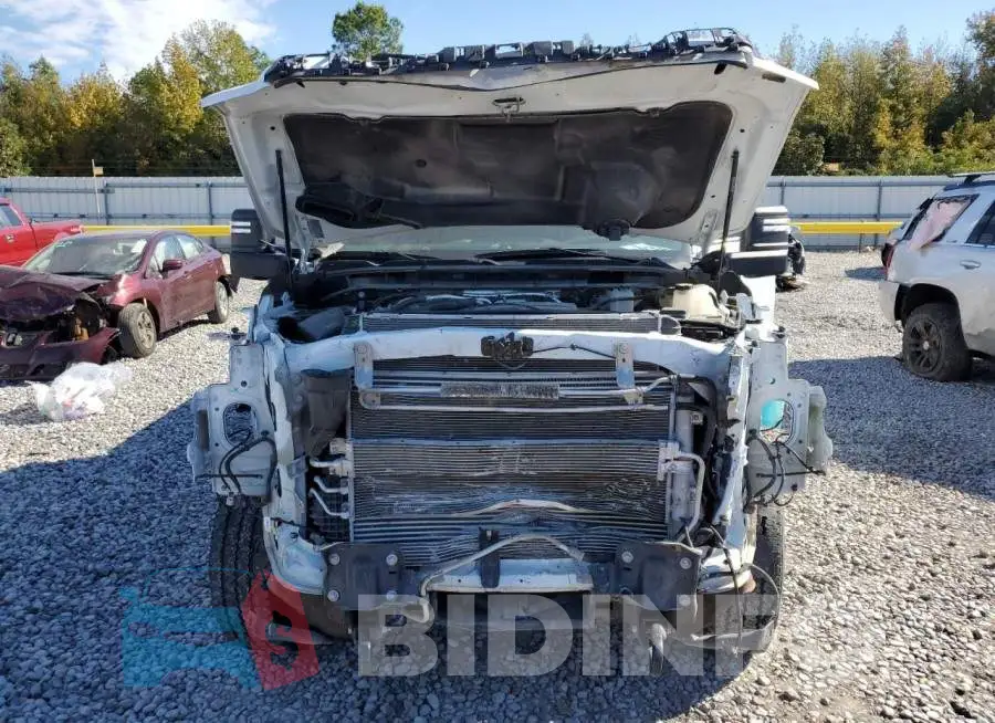 1GT49LEY5RF160747 Photo# 5