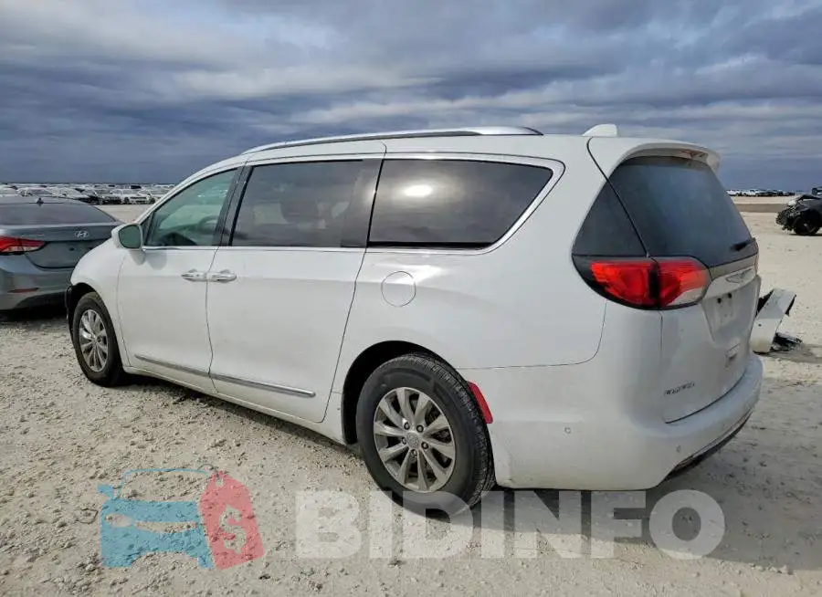 2C4RC1BG7JR152380 Photo# 2