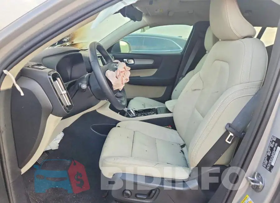 YV4L12UL3R2354443 Photo# 7