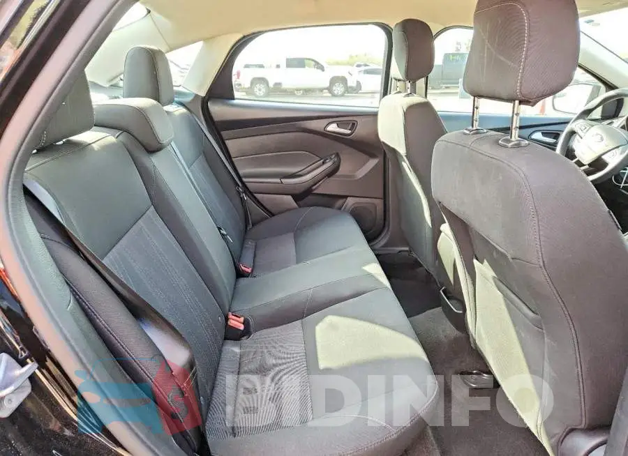 1FADP3F29JL327977 Photo# 10