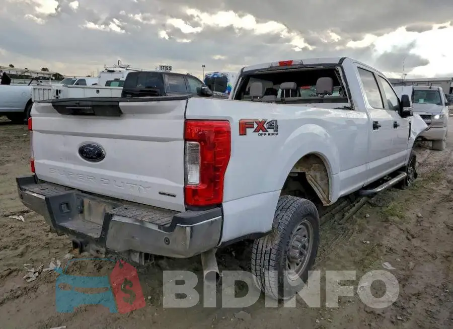 1FT7W2B69JEB72994 Photo# 3
