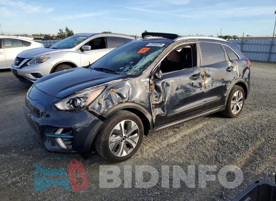 KNDCE3LG6N5146874 Photo# 1