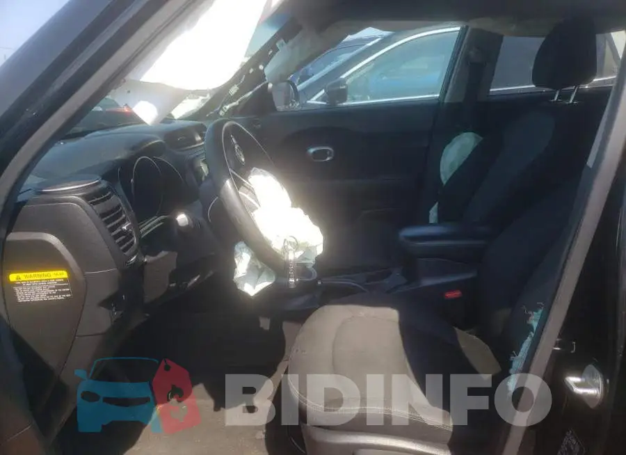 KNDJP3A56J7572565 Photo# 7