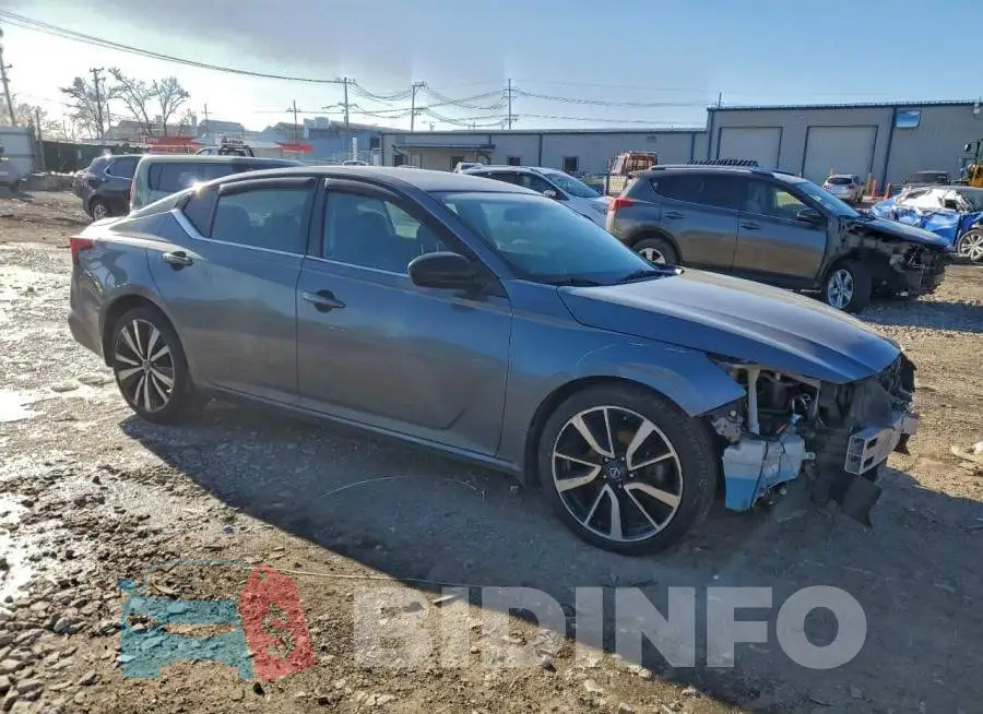 1N4BL4CV2KC208841 Photo# 4