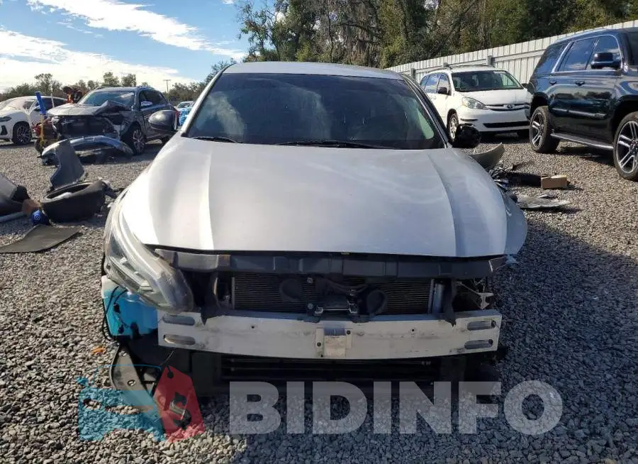 1N4BL4CV6KC146330 Photo# 5