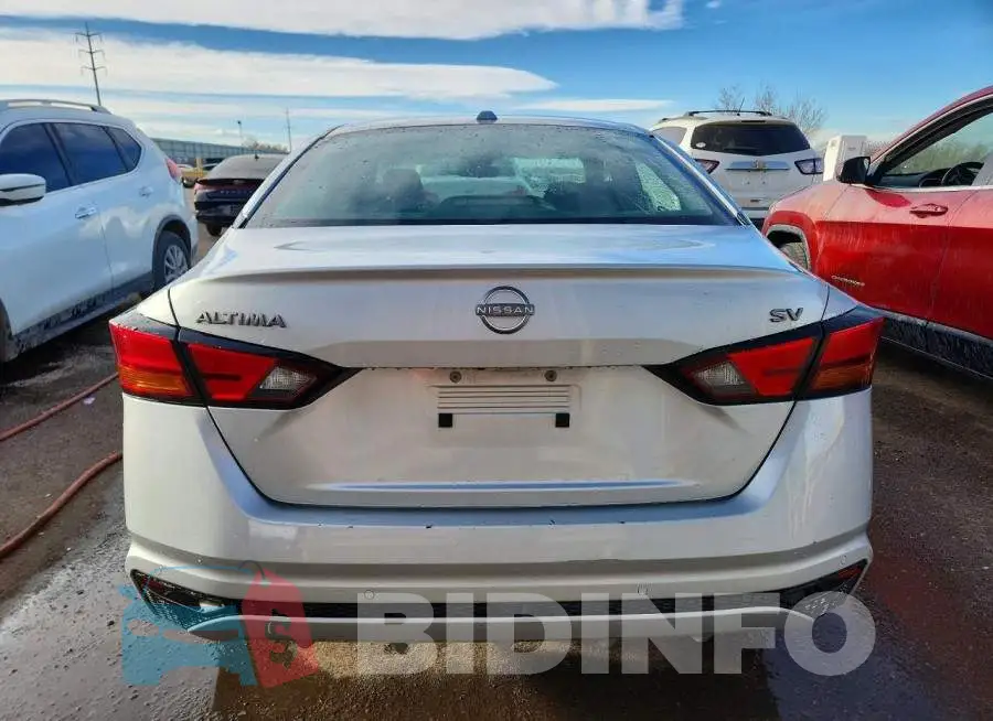 1N4BL4DV3PN374019 Photo# 6