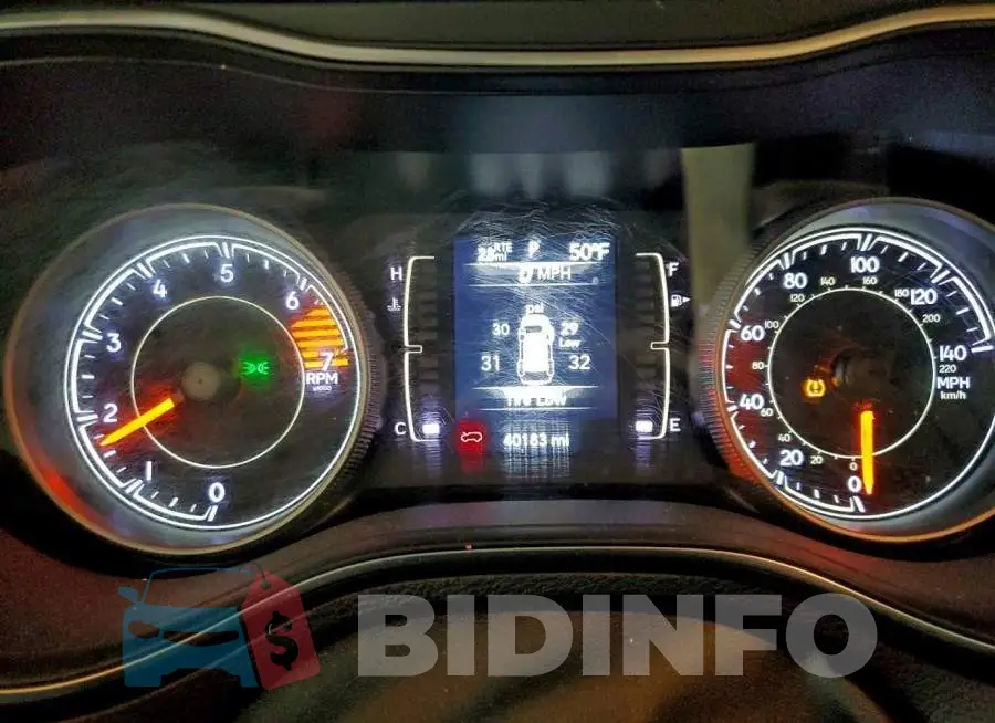 1C4PJMCBXKD352286 Photo# 9