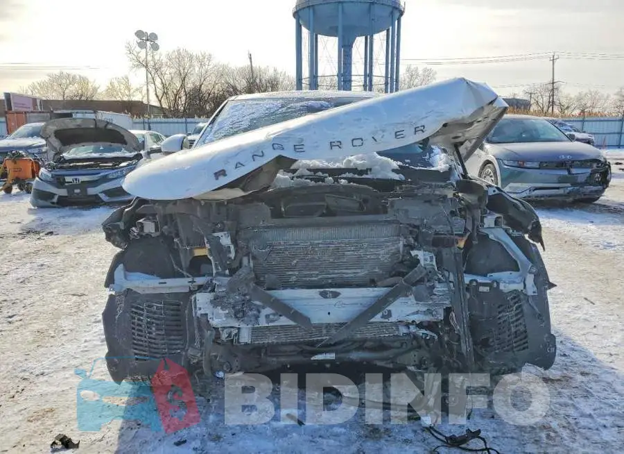 SALYB2RV7JA719242 Photo# 5