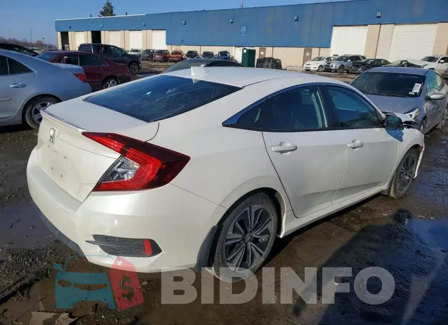 19XFC1F30HE003802 Photo# 3