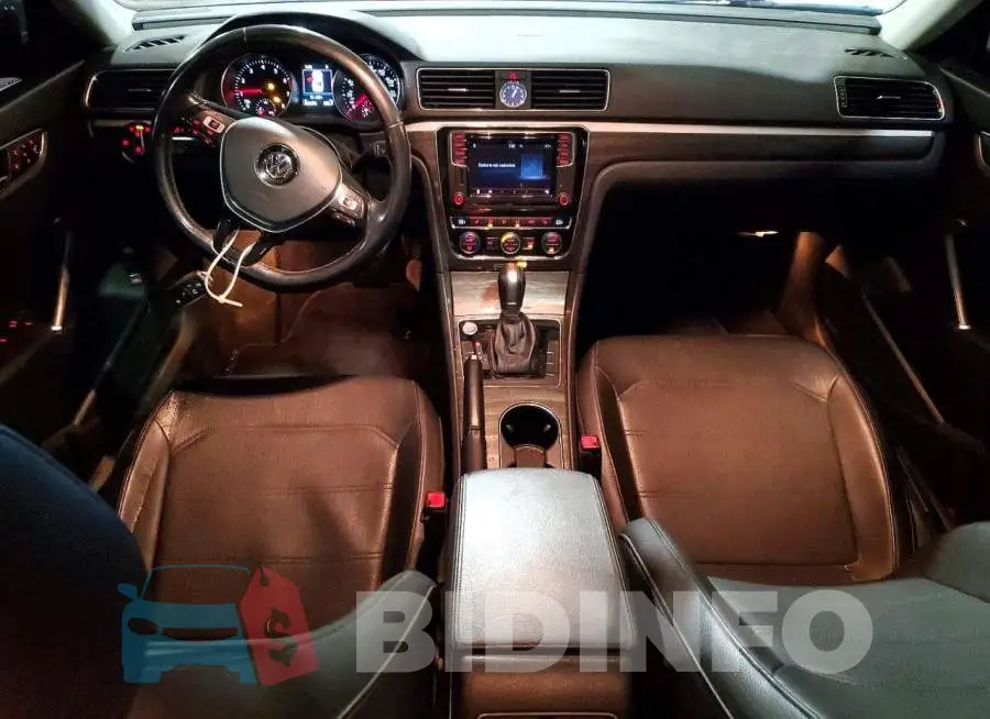 1VWGT7A34HC024896 Photo# 8
