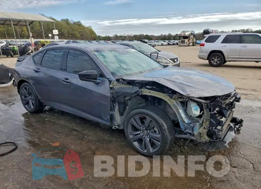 19UUB6F54PA002793 Photo# 4