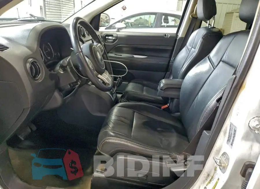1C4NJDEB2HD109522 Photo# 7