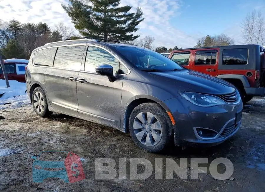 2C4RC1N75JR113556 Photo# 4