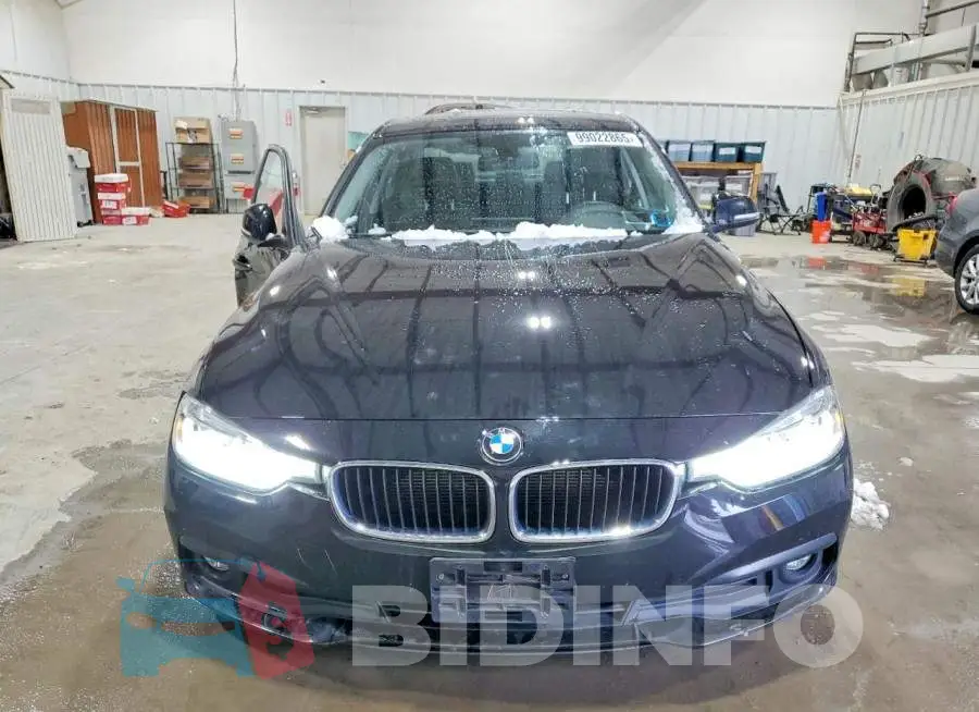 WBA8E5G54JNU46222 Photo# 5