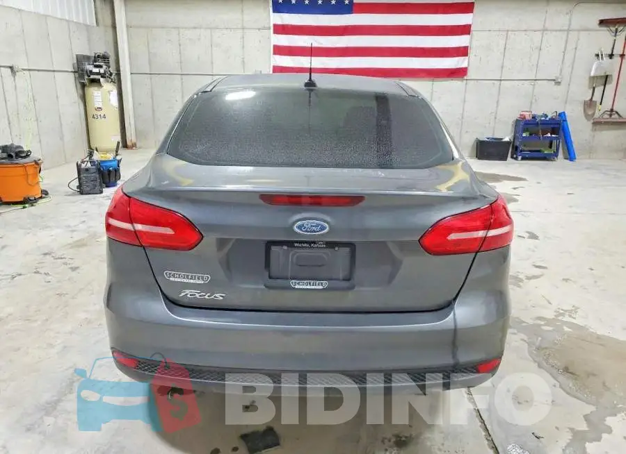 1FADP3E20JL325701 Photo# 6