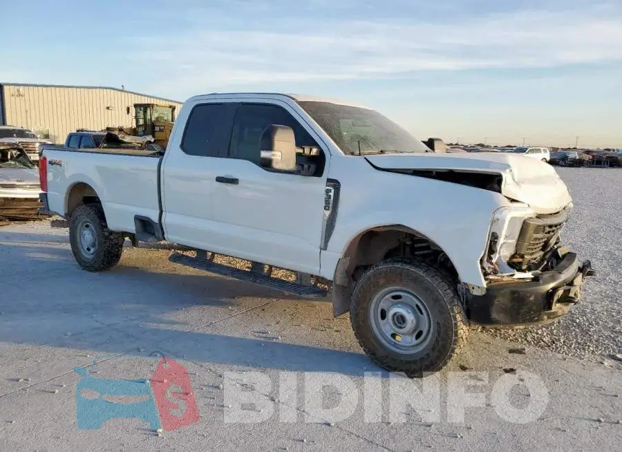 1FT8X3BA3PED78316 Photo# 4
