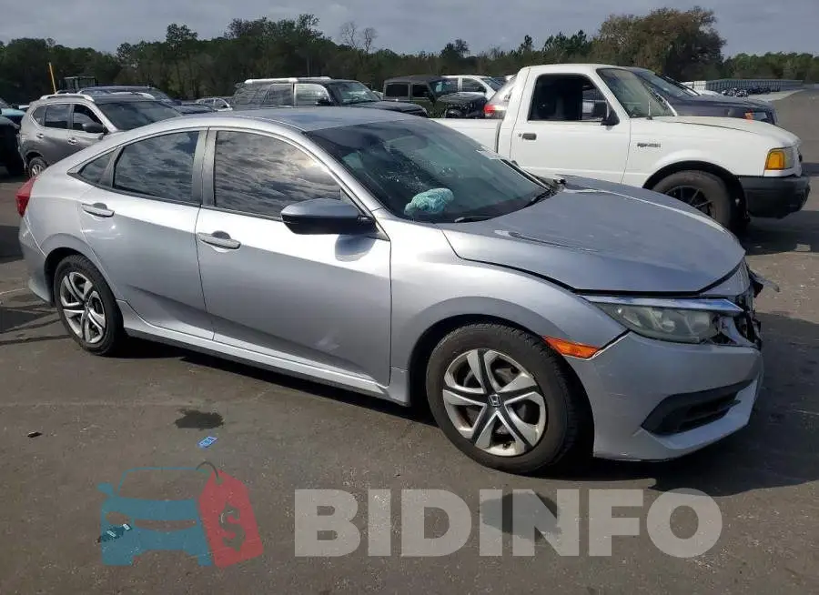 19XFC2F53HE077979 Photo# 4
