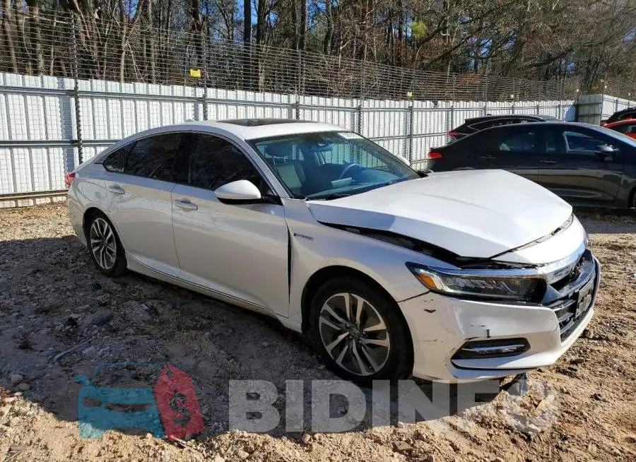 1HGCV3F41KA008231 Photo# 4